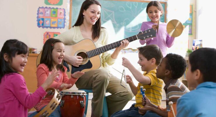 چگونه موسیقی درمانی می تواند به کودکان مضطرب کمک کند